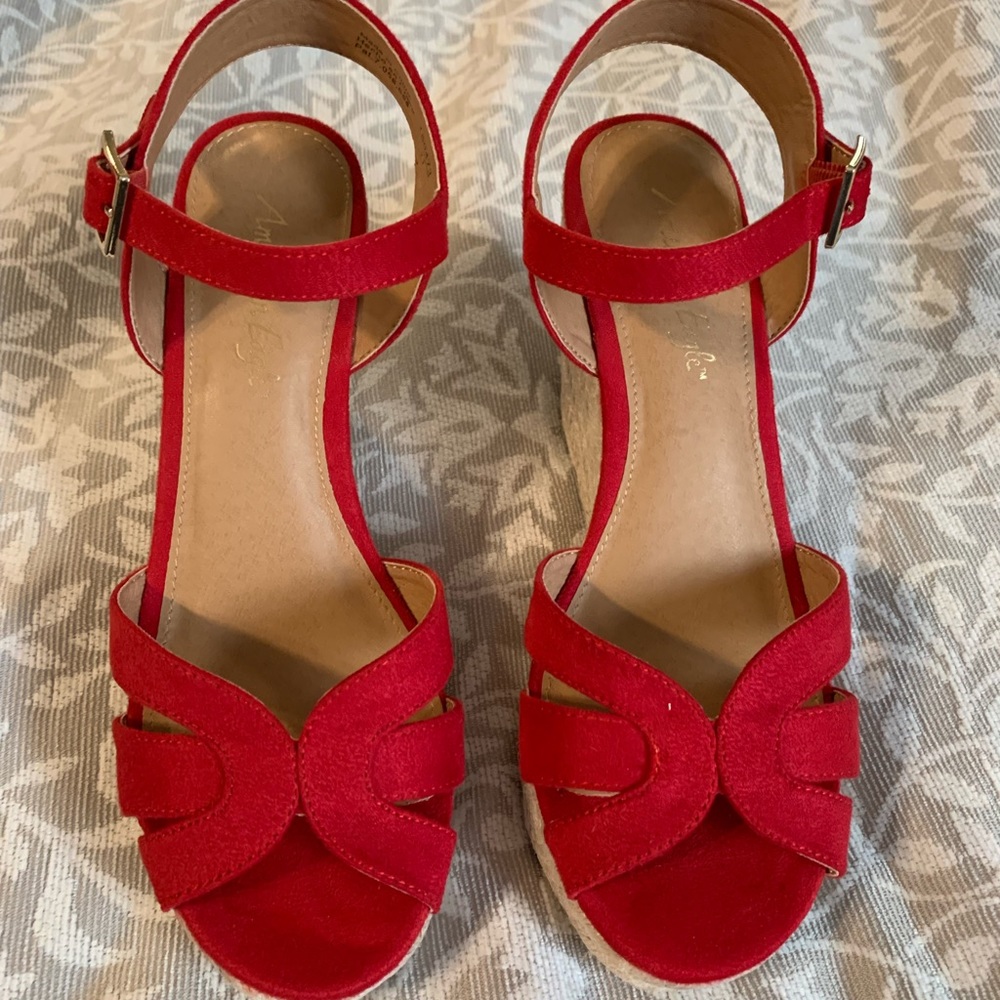 American Eagle Red Suede Wedge Sandal 6.5